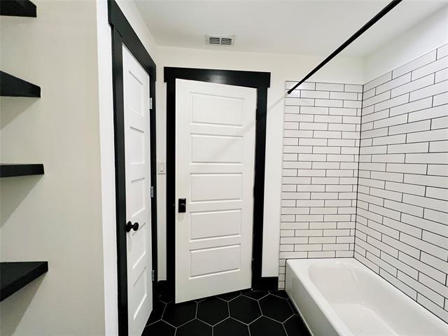 Building Photo - 101 Lindenwood Dr