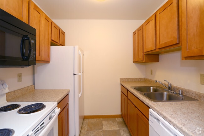 2BR, 1.5BA - Kitchen - Graceland Arms