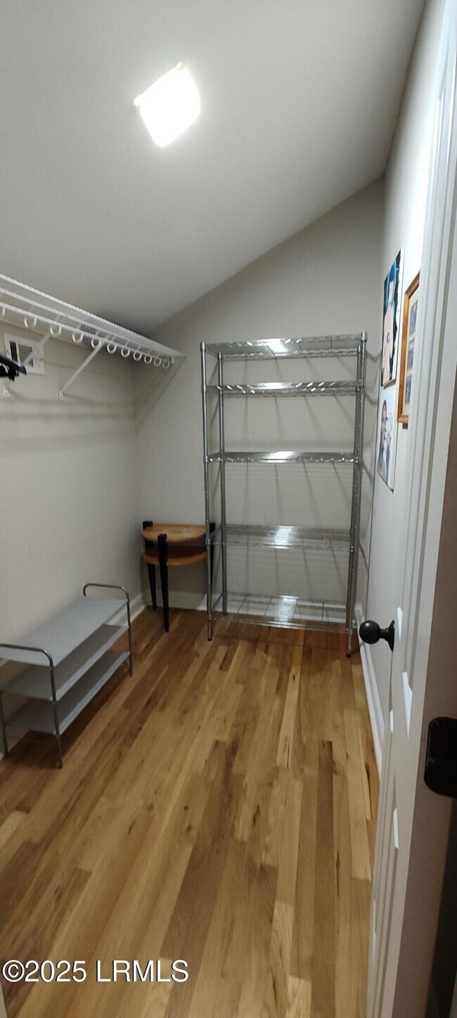 Building Photo - 503 Waight St