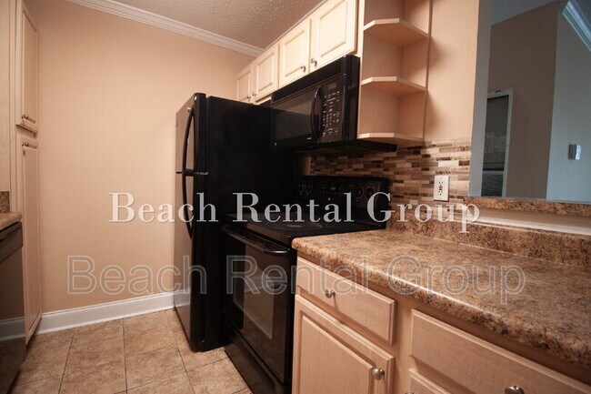 Building Photo - 3774 Hitchcock Way