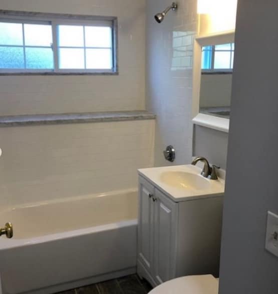 Building Photo - 20 Thomas Ave