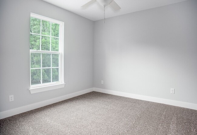 Building Photo - SEE IT NOW: Beautiful home in Avondale, MO!