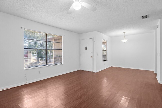 Building Photo - 476 Lombard St