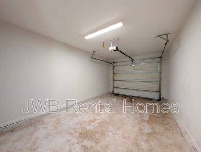 Building Photo - 7804 Playschool Ln