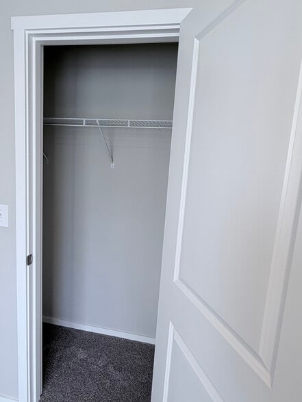 Building Photo - 9452 N Chestnut Ct