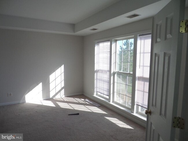 Building Photo - 45788 Smoketree Terrace
