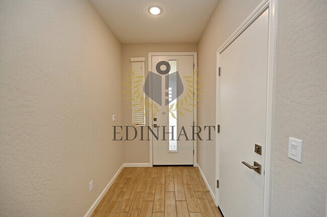 Building Photo - 231 Nabors Dr S