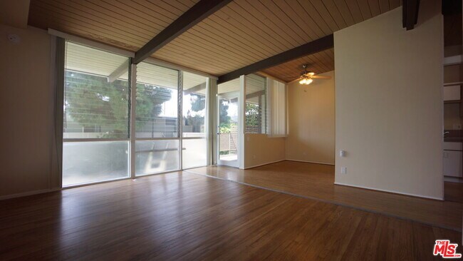 Building Photo - 11133 ROSE Ave