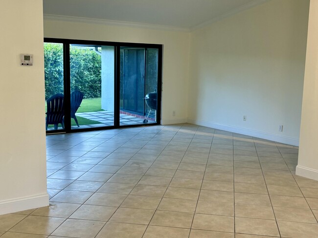 Building Photo - 22822 Pinewood Ct