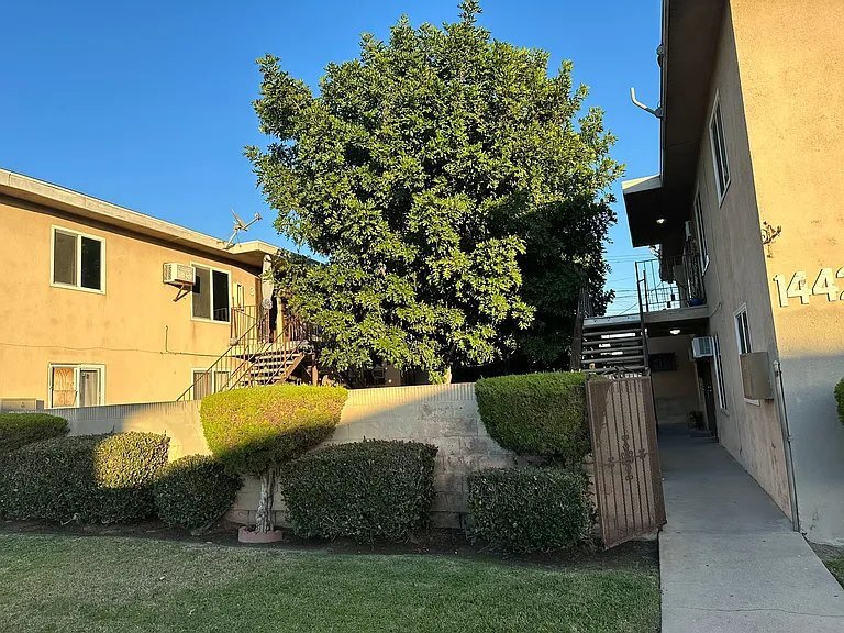 Building Photo - 14424 Flallon Ave