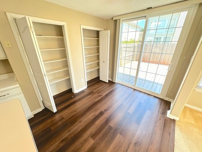 Building Photo - 3 BEDROOM CONDO FOR RENT IN CHESAPEAKE - A...