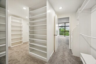 Building Photo - 21 Briar Hollow Ln