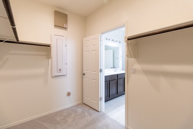Building Photo - Charming Oasis in Wells Branch: Spacious 3-Bed Home with Stylish Upgrades!