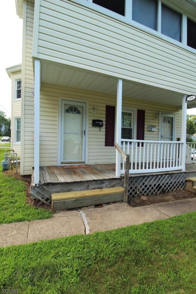 Building Photo - 30 White Meadow Ave