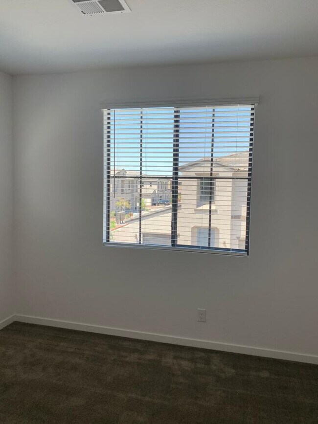 Building Photo - 3900 E Baseline Rd