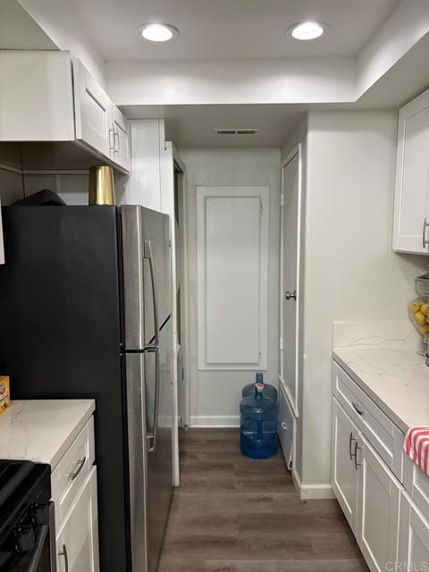 Building Photo - 2055 Lakeridge Cir