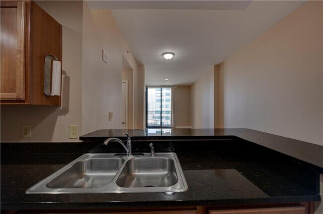 Building Photo - 3040 Peachtree Rd