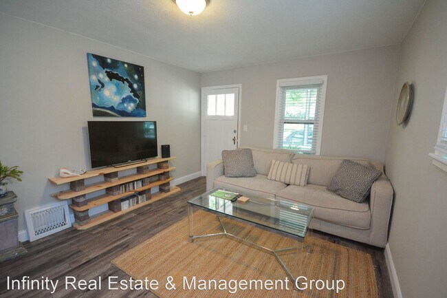 Building Photo - 3 br, 1 bath House - 317 10th Ave NE