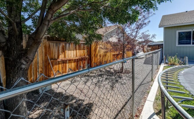 Building Photo - 404 Settler Dr