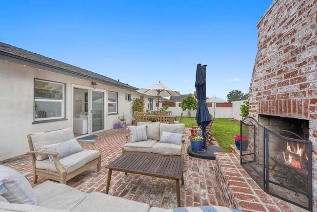 Building Photo - Charming 3 Bedroom, 2 Bath Craftsman Home ...