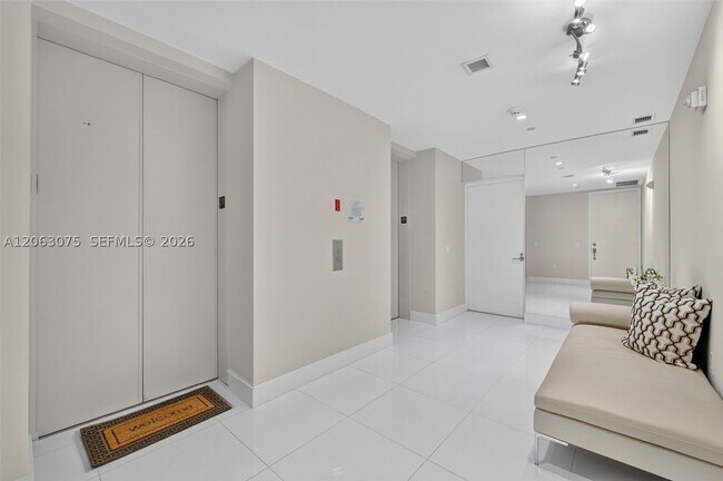 Building Photo - 1100 Biscayne Blvd