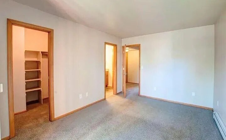 Building Photo - 3145 Bell Dr