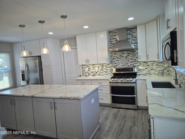 Building Photo - 11147 Bugatti Ct