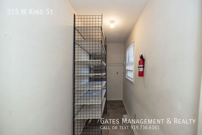 Building Photo - 315 W King St