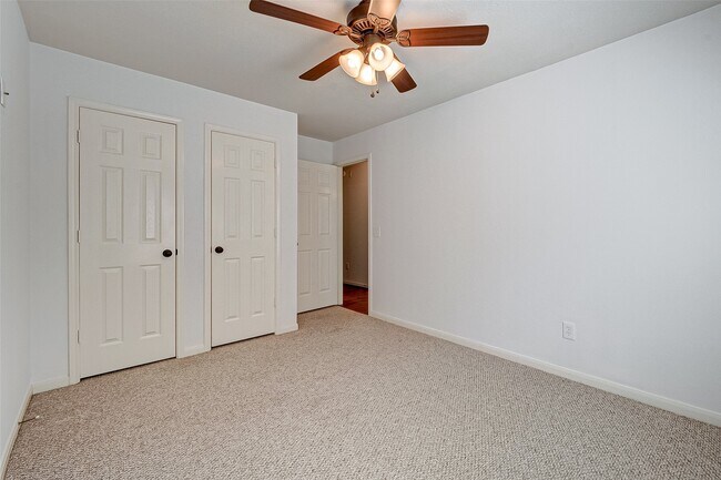 Building Photo - 22926 Rainbow Bend Ln