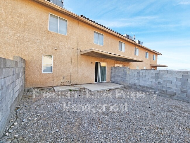 Building Photo - 910 Bourbon St