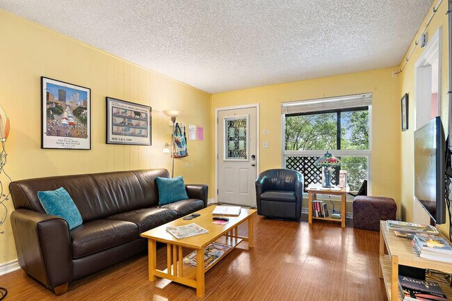 Primary Photo - 2204 Trailside Dr