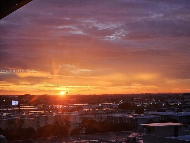 Building Photo - 1825 W 44th Pl