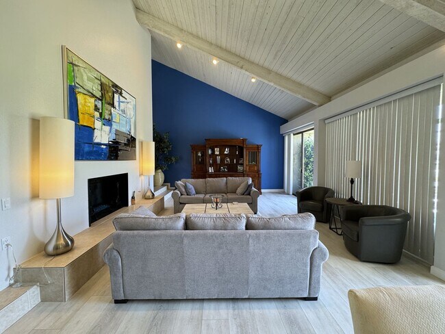Building Photo - 34983 Mission Hills Dr