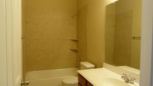 Building Photo - 2213 Willow Creek Dr