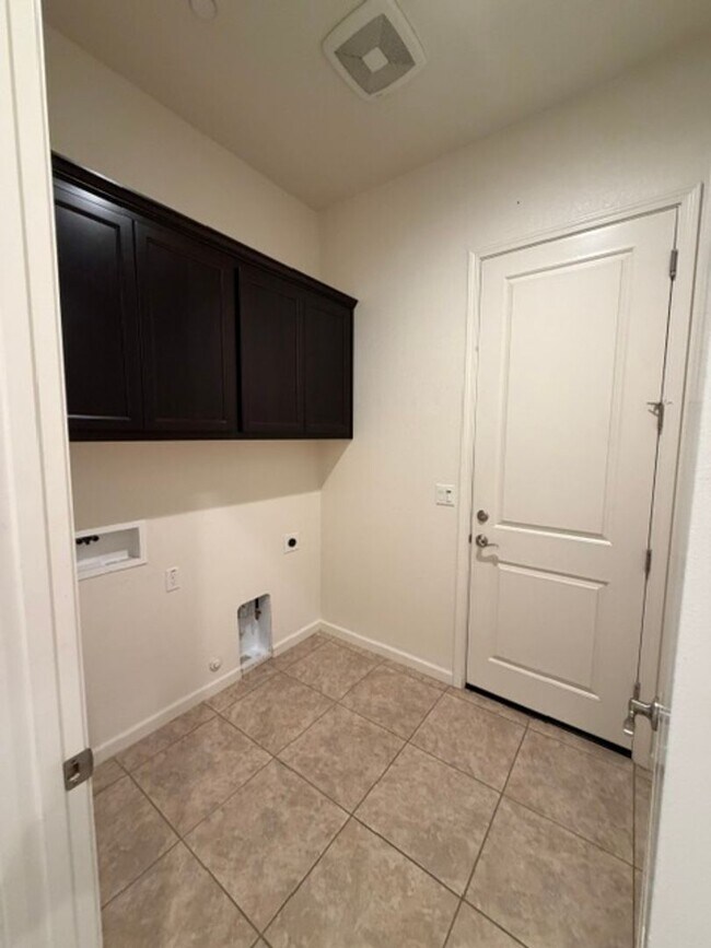 Building Photo - 362 Olivadi Way