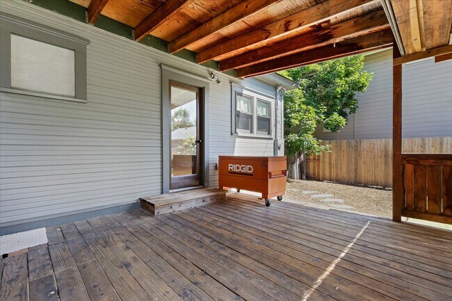 Building Photo - 1315 N 19th St