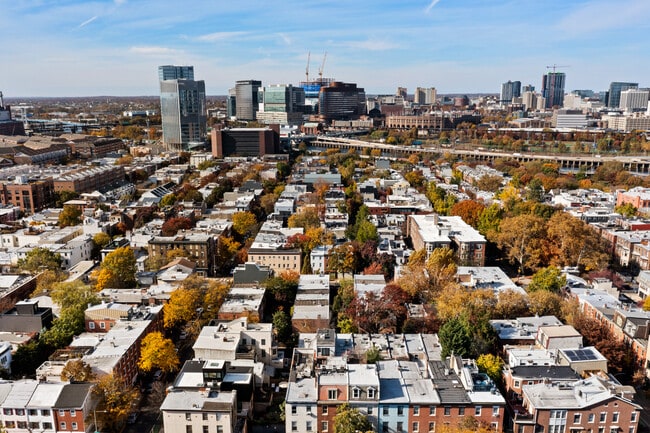 Building Photo - 2207 Lombard St