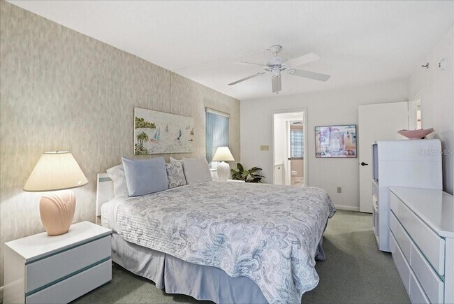 Building Photo - 5611 Gulf of Mexico Dr