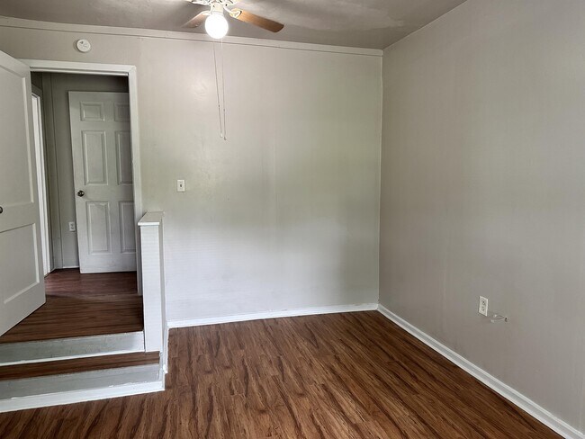 Building Photo - 1409 Wolfe City Dr