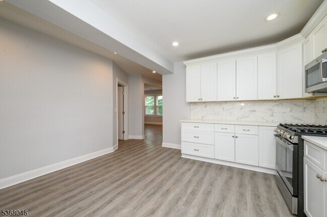Building Photo - 32 Woodland Ave