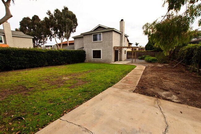 Building Photo - Beautiful 4BR/3 Full BA single family home with large yard