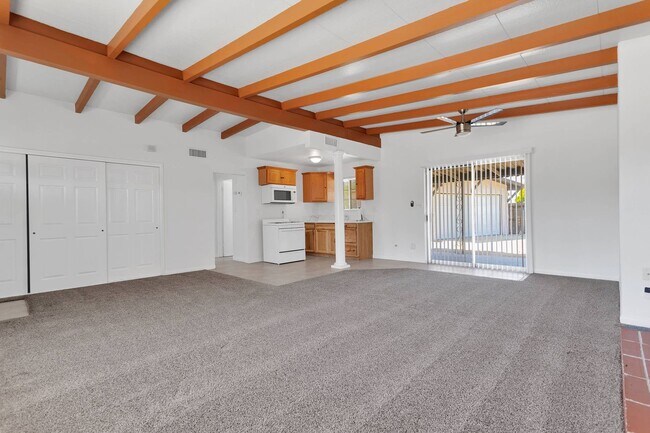 Building Photo - ADORABLE 1 BEDROOM 1 BATH IN HESPERIA