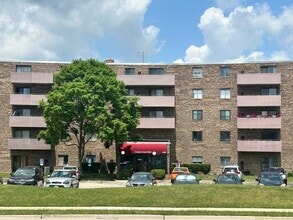Building Photo - 1460 Fairlane Dr