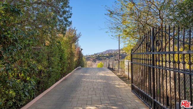 Building Photo - 6315 Gayton Pl