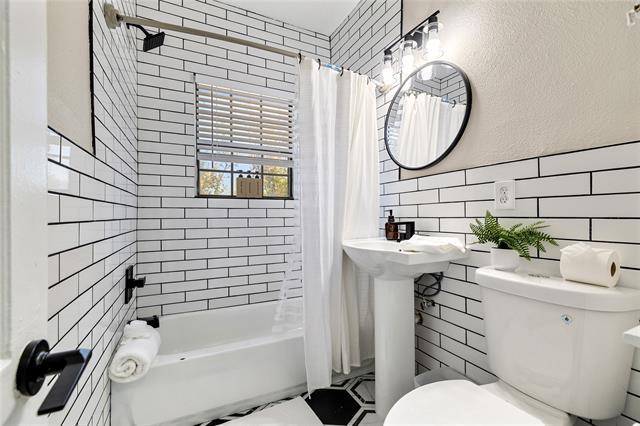 Building Photo - 4400 Gaston Ave