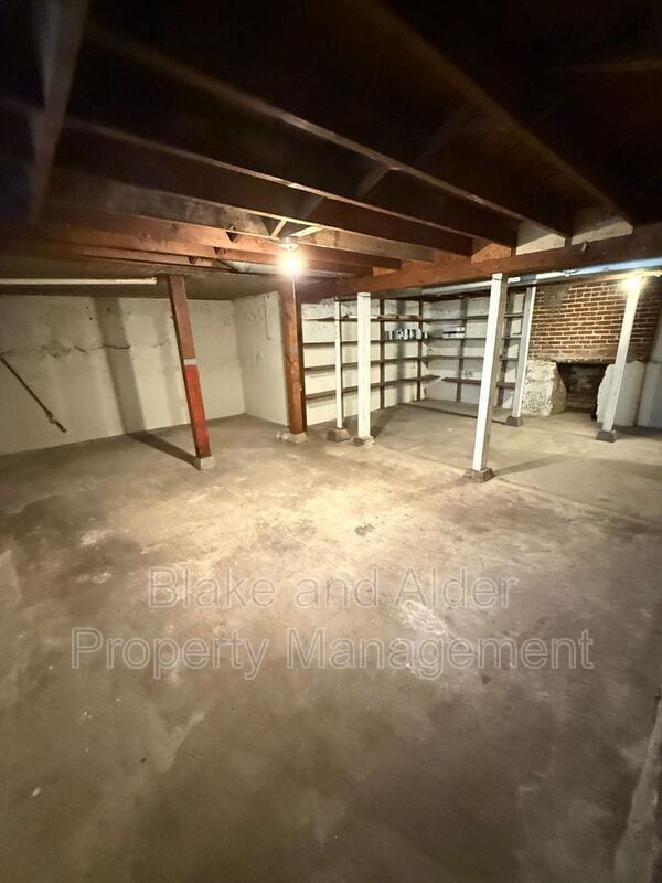 Building Photo - 2825 NE 27th Ave