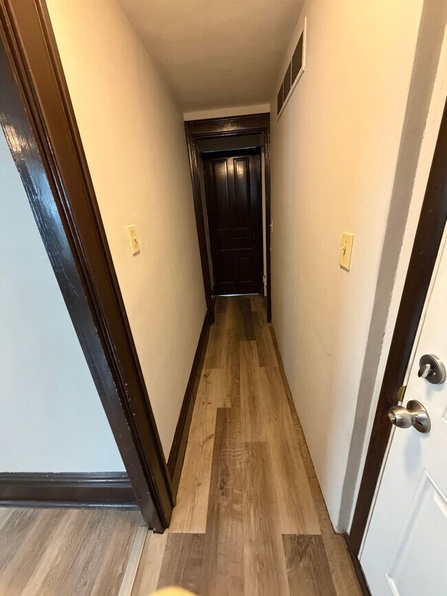 Building Photo - 526 Westinghouse Ave