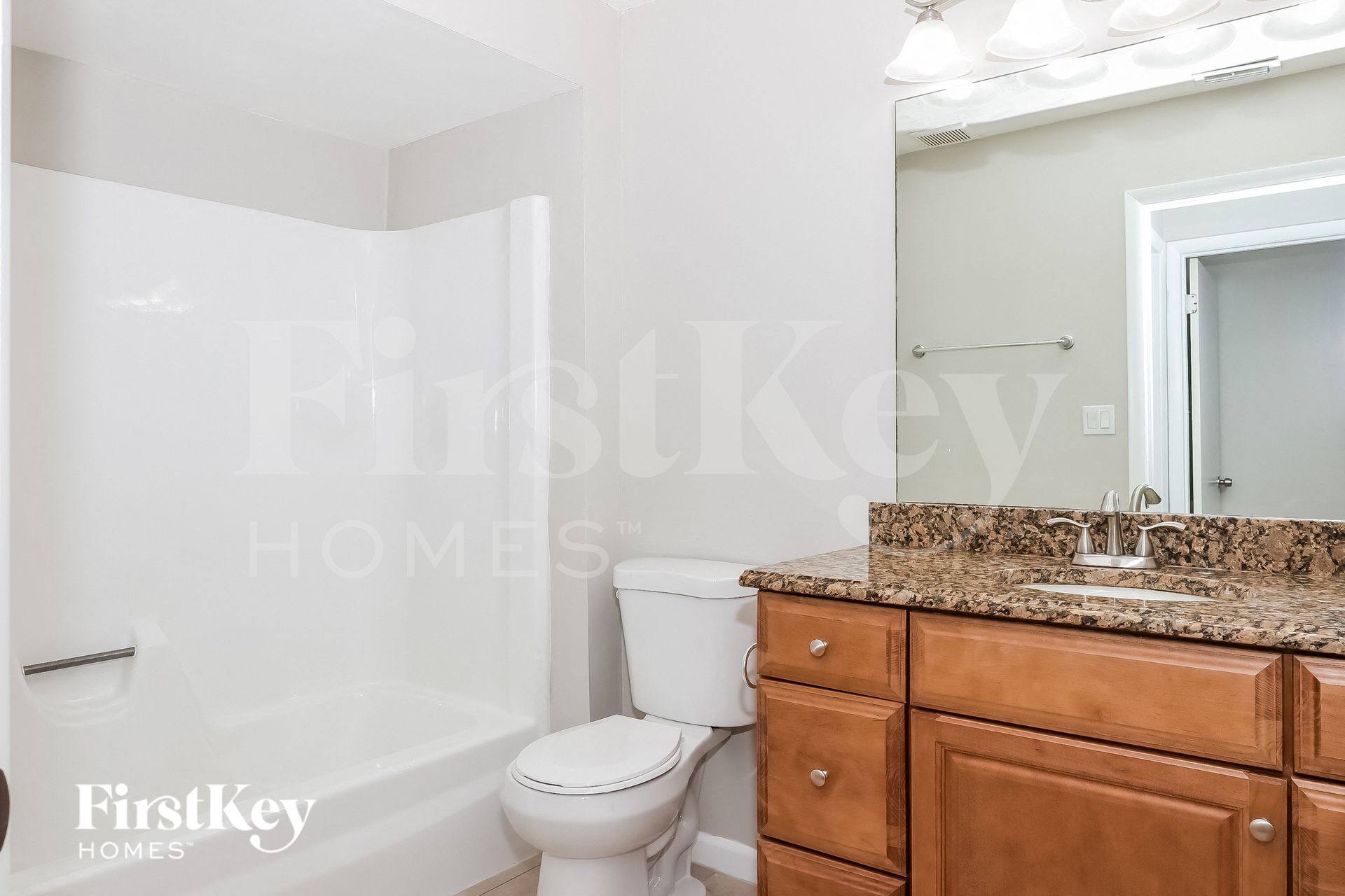 Building Photo - 1032 SE Floresta Dr