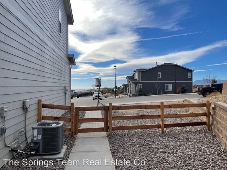 Building Photo - 5650 Chaparral Ridge Dr