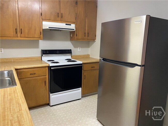 Building Photo - 625 Whitehall Rd